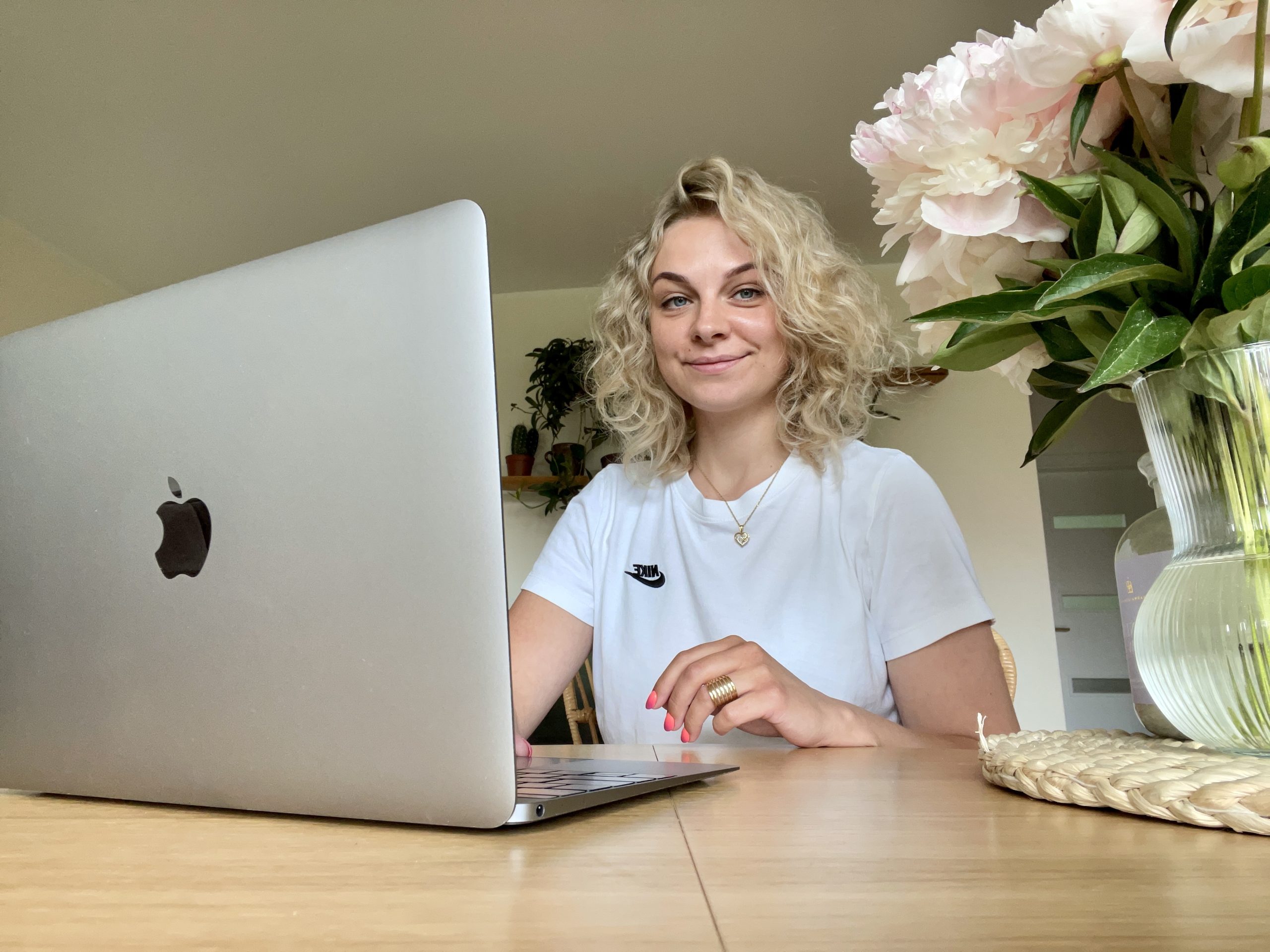Praca z emocjami, sesja online, uwalnianie emocji, emocje, schematy, programy, zdrowie psychiczne, stres